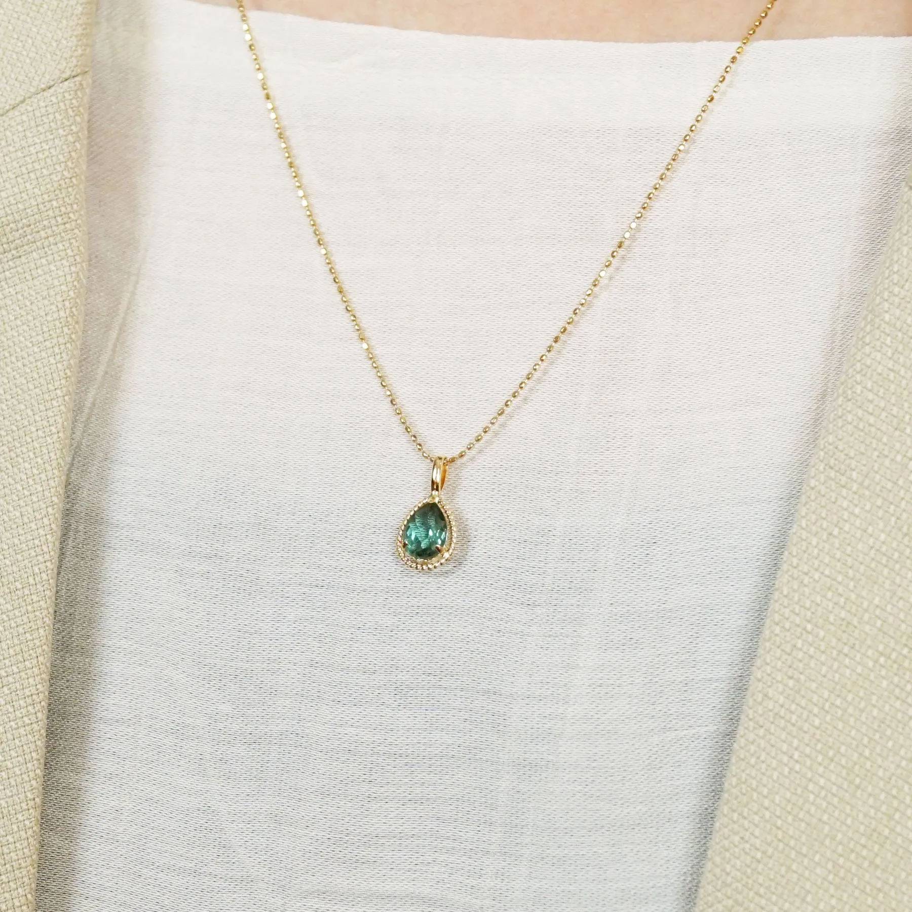 10K Green Quartz Drop Necklace Charm (Yellow Gold)