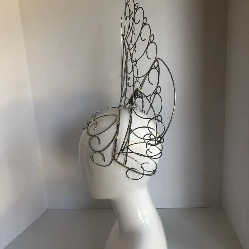 Bela Crown Spikes Dots & Curls