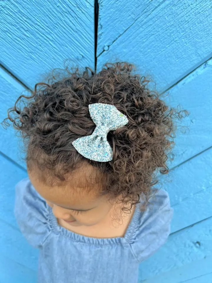 Birthstone Bow: March, Aquamarine