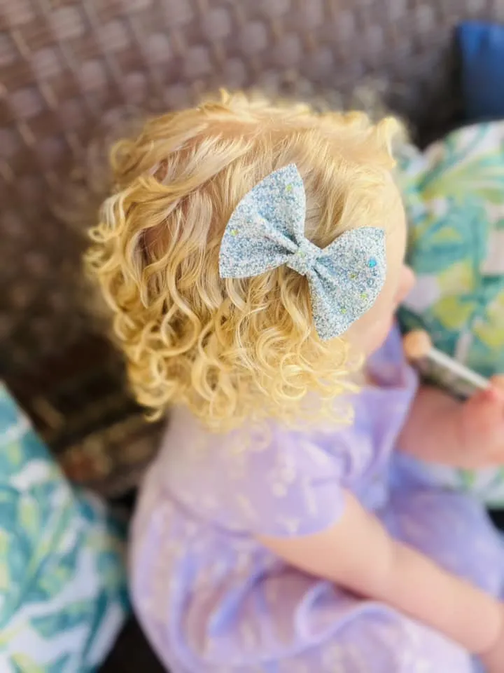 Birthstone Bow: March, Aquamarine