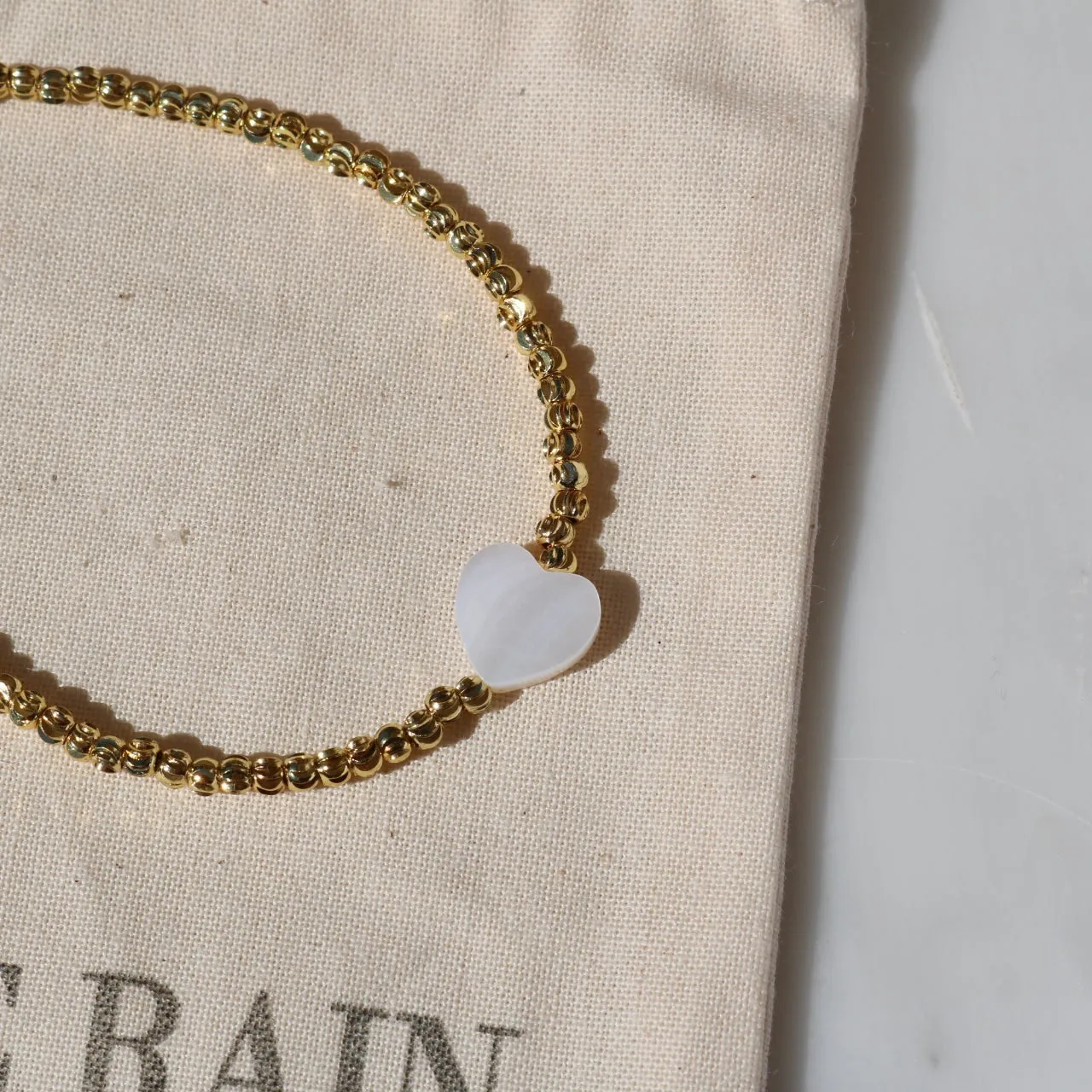 FRESHWATER SHELL HEART BRACELET