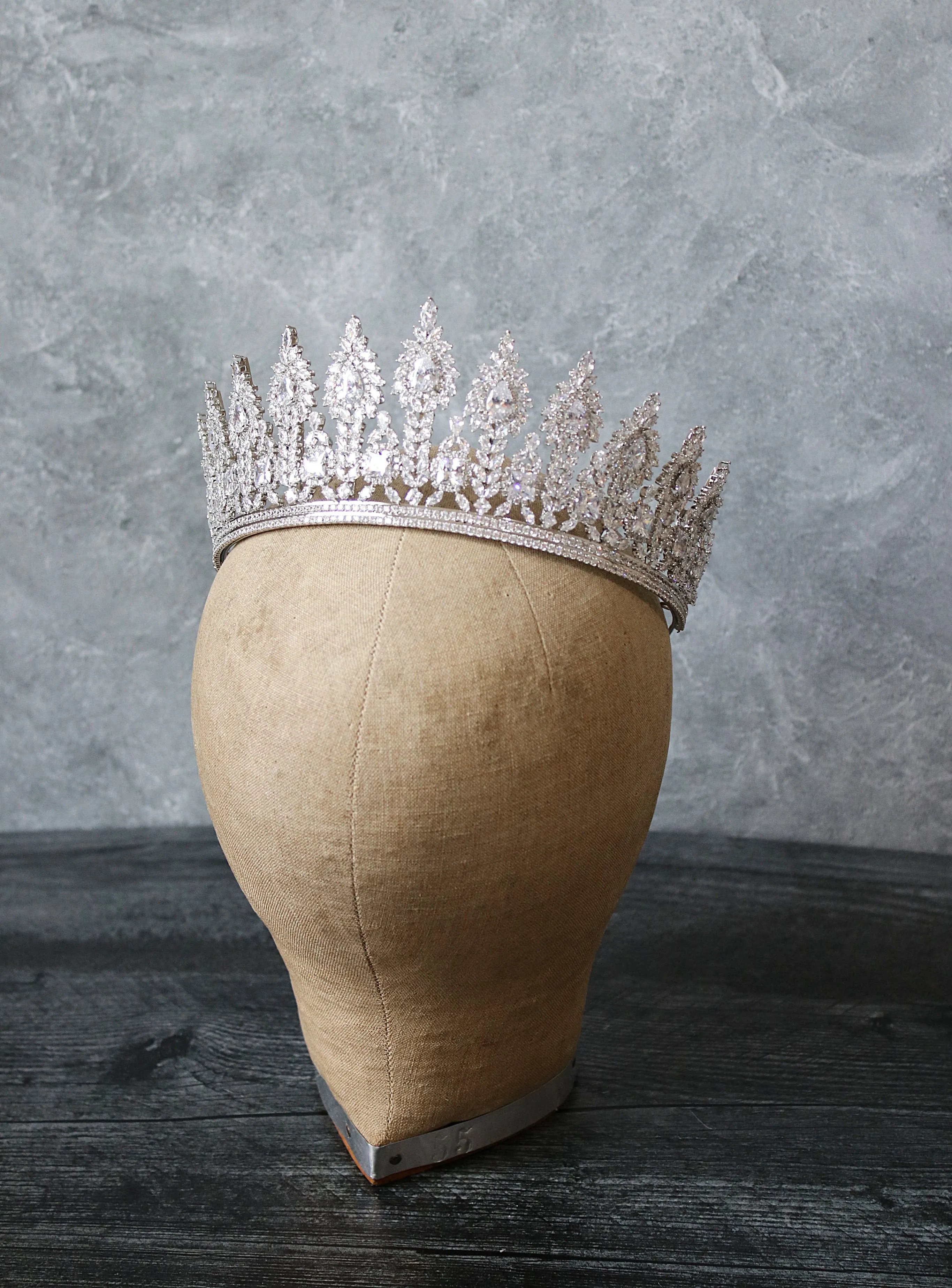 NOELLE Royal Bridal Crown