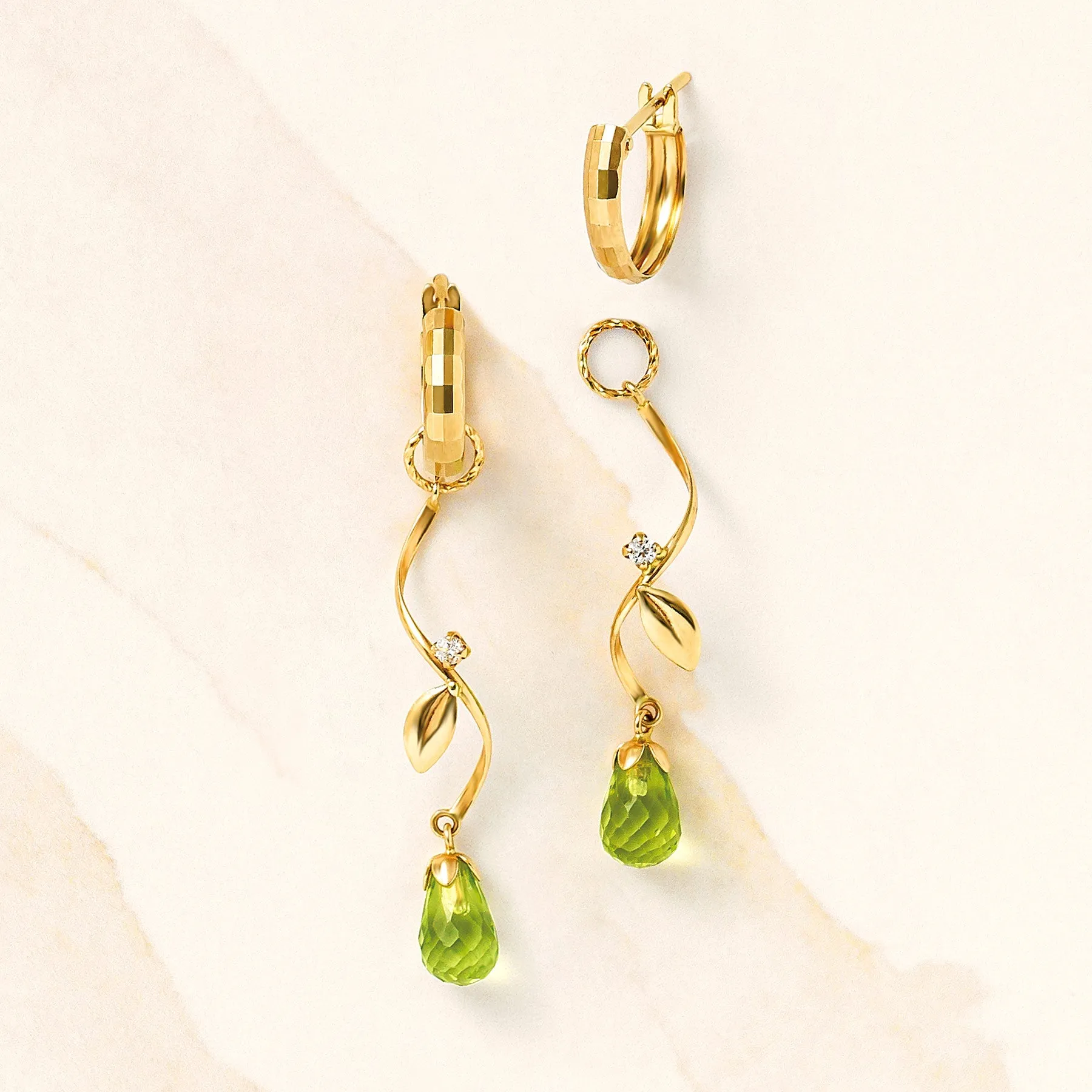 [Palette] 10K Peridot Leaf Charms (Yellow Gold)