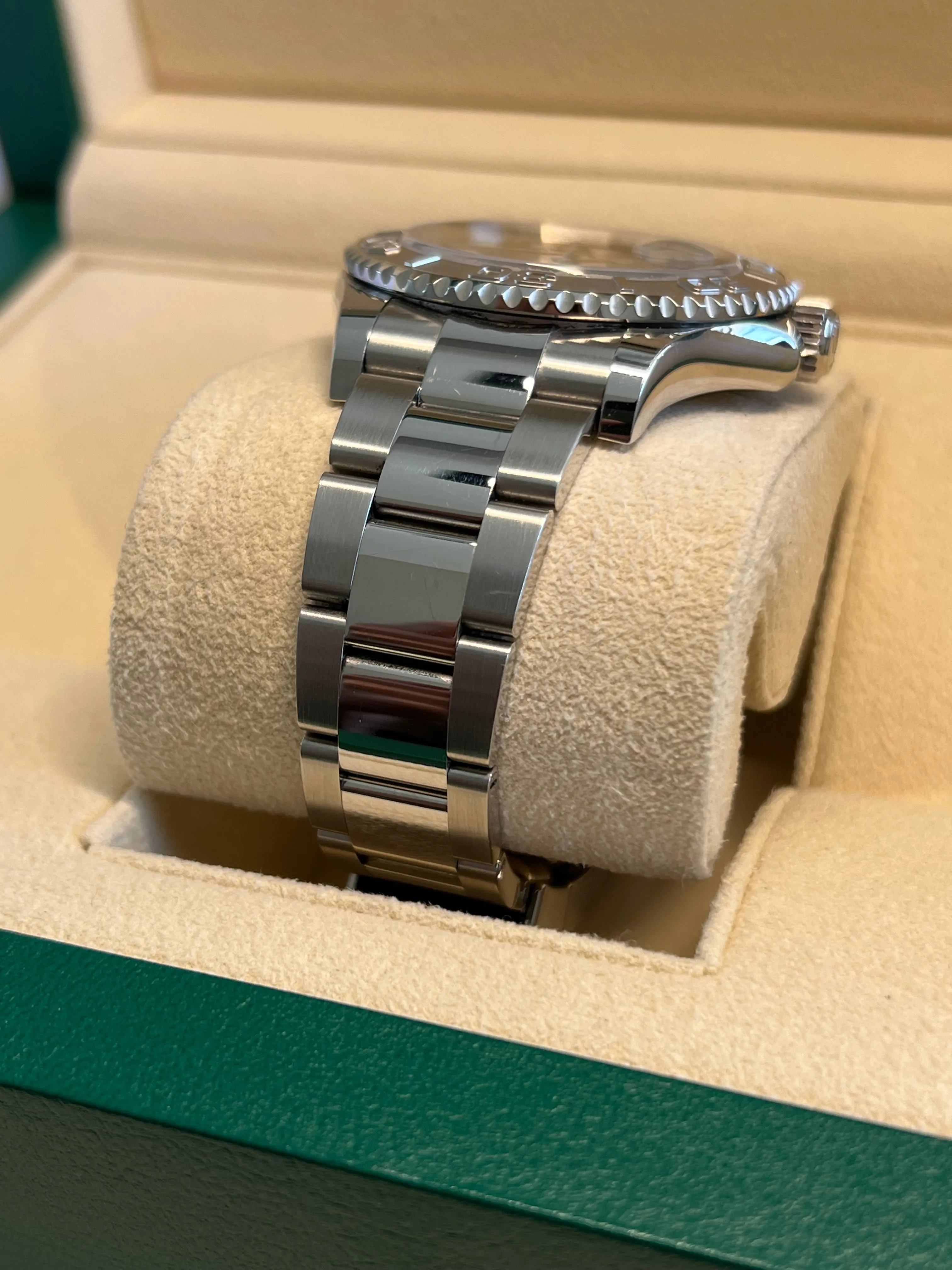Rolex - Pre-owned Yacht-Master 40mm 126622 Rhodium Dial