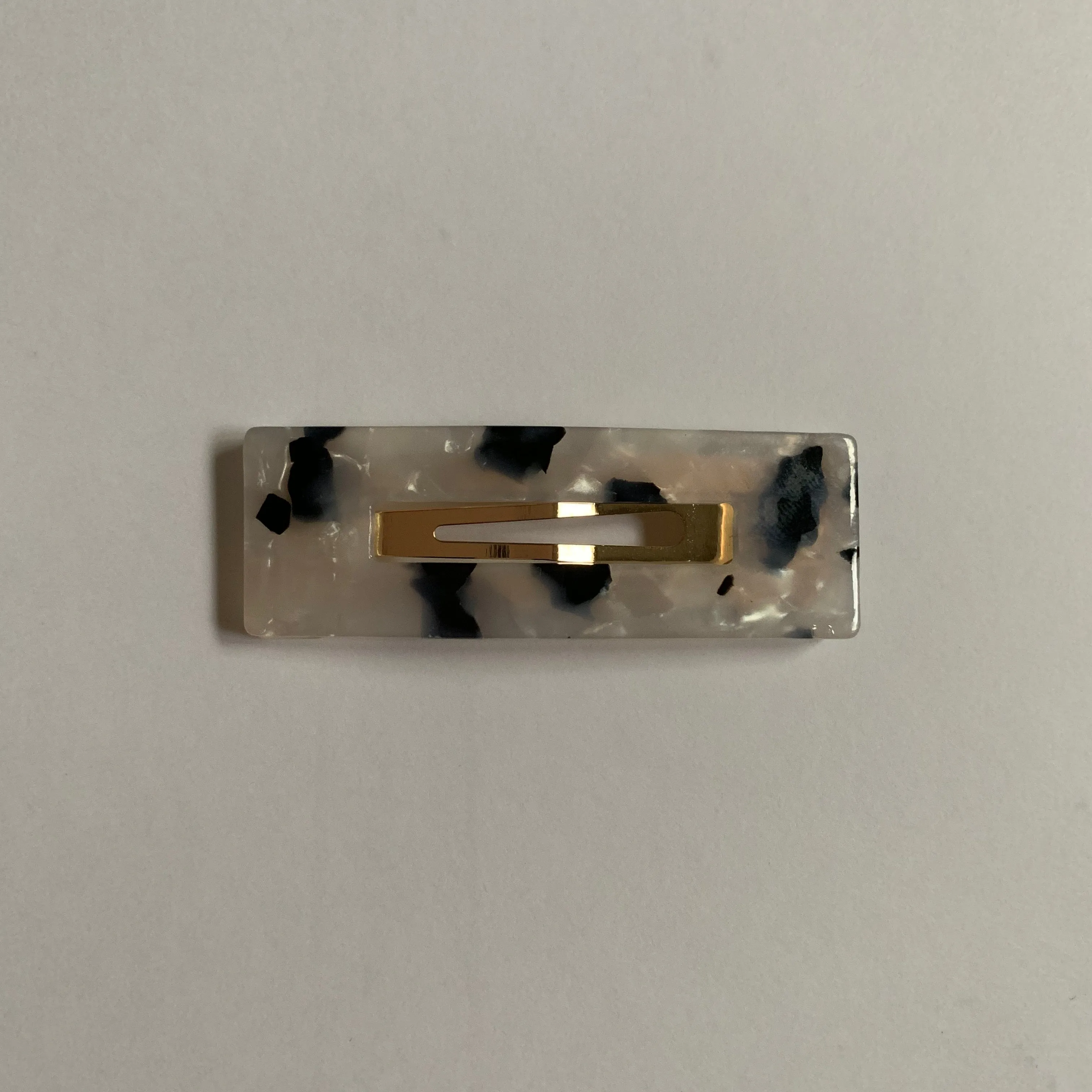 TORTOISESHELL HAIR CLIP